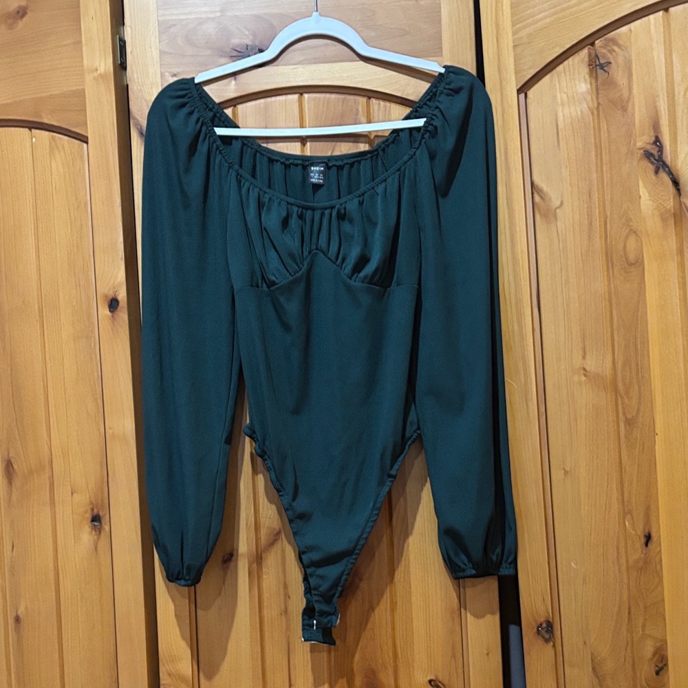 SHEIN Deep Green Ribbed Top